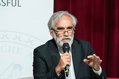 Symposium WAR AND WAR CRIMES