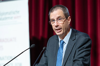 Symposium WAR AND WAR CRIMES