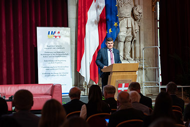 Symposium WAR AND WAR CRIMES